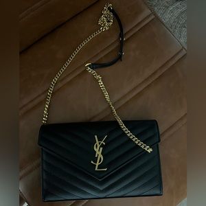 Saint Laurent Monogramme Large Grain de Poudre Wallet on Chain